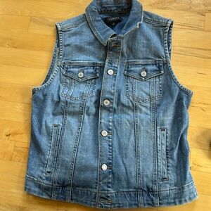 TALBOTS DENIM VEST SIZE MEDIUM. New. Never worn but no tags.